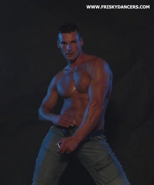 Hot muscled man - Male strippers blog: charming male dancers videos! 